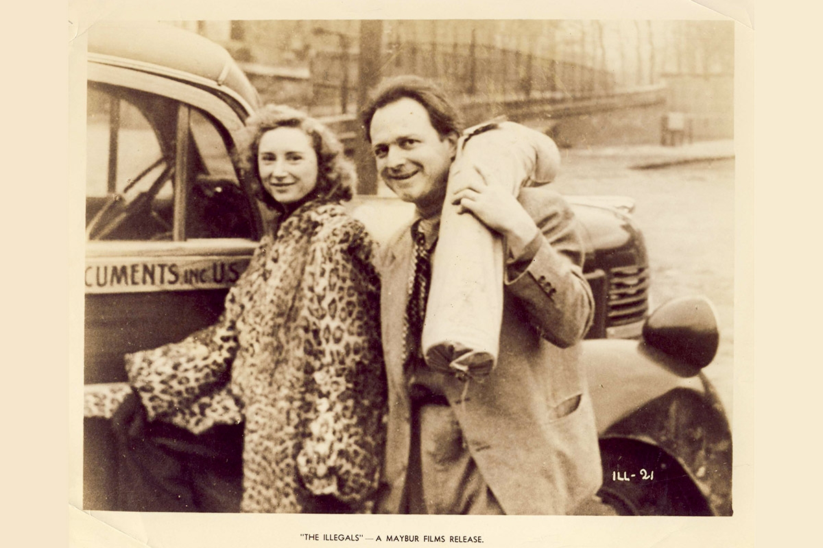 Meyer Levin und Tereska Torrès bei den Dreharbeiten zur Dokumentation »The Illegals«, 1947