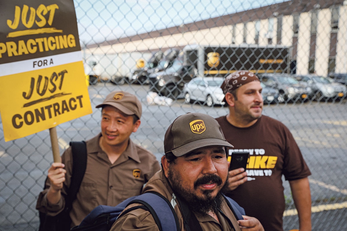 Gewerkschafter drohen UPS mit Streik