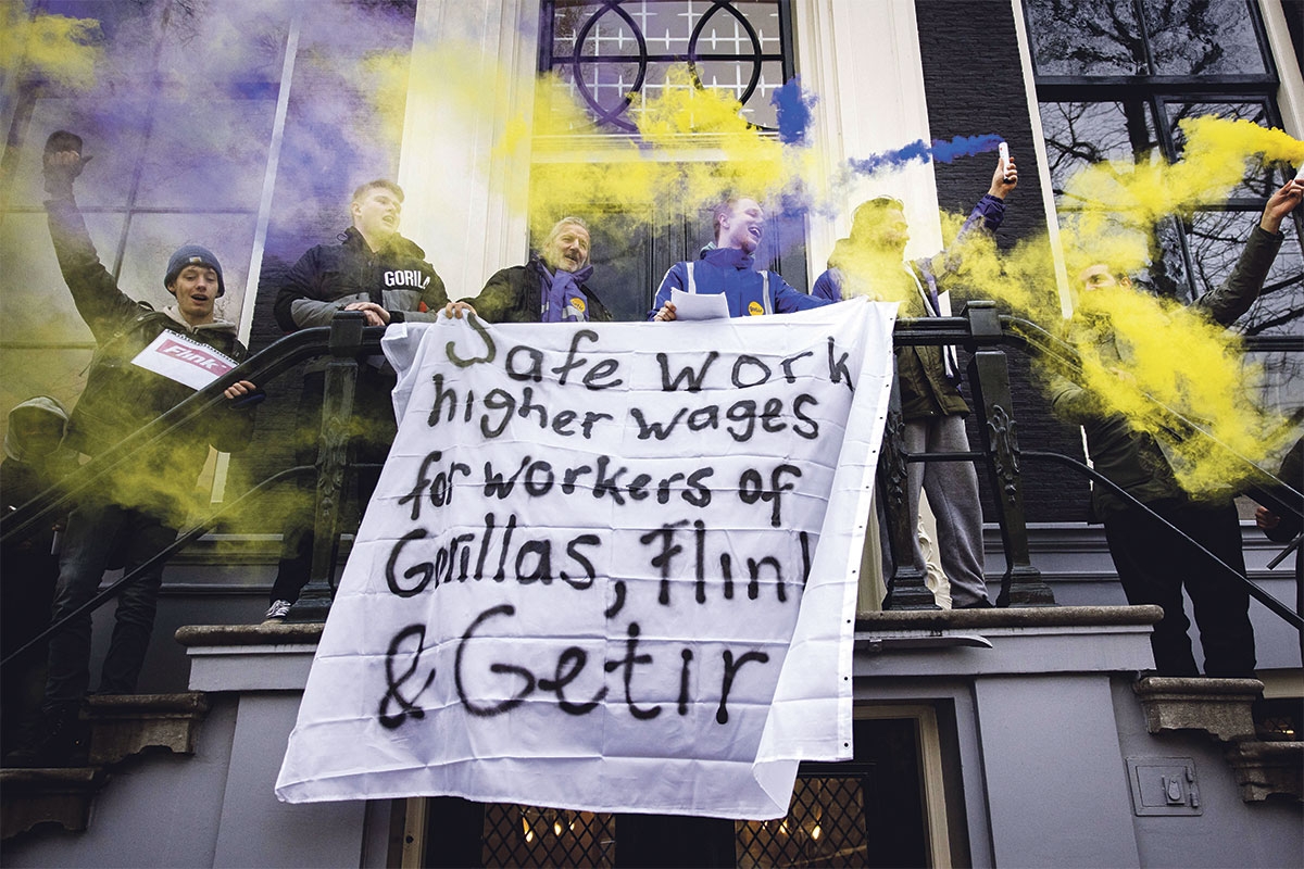Zusteller von Flink, Gorillas und Getir protestierten vergangenen Dezember in Amsterdam gegen schlechte Arbeitsbedingungen