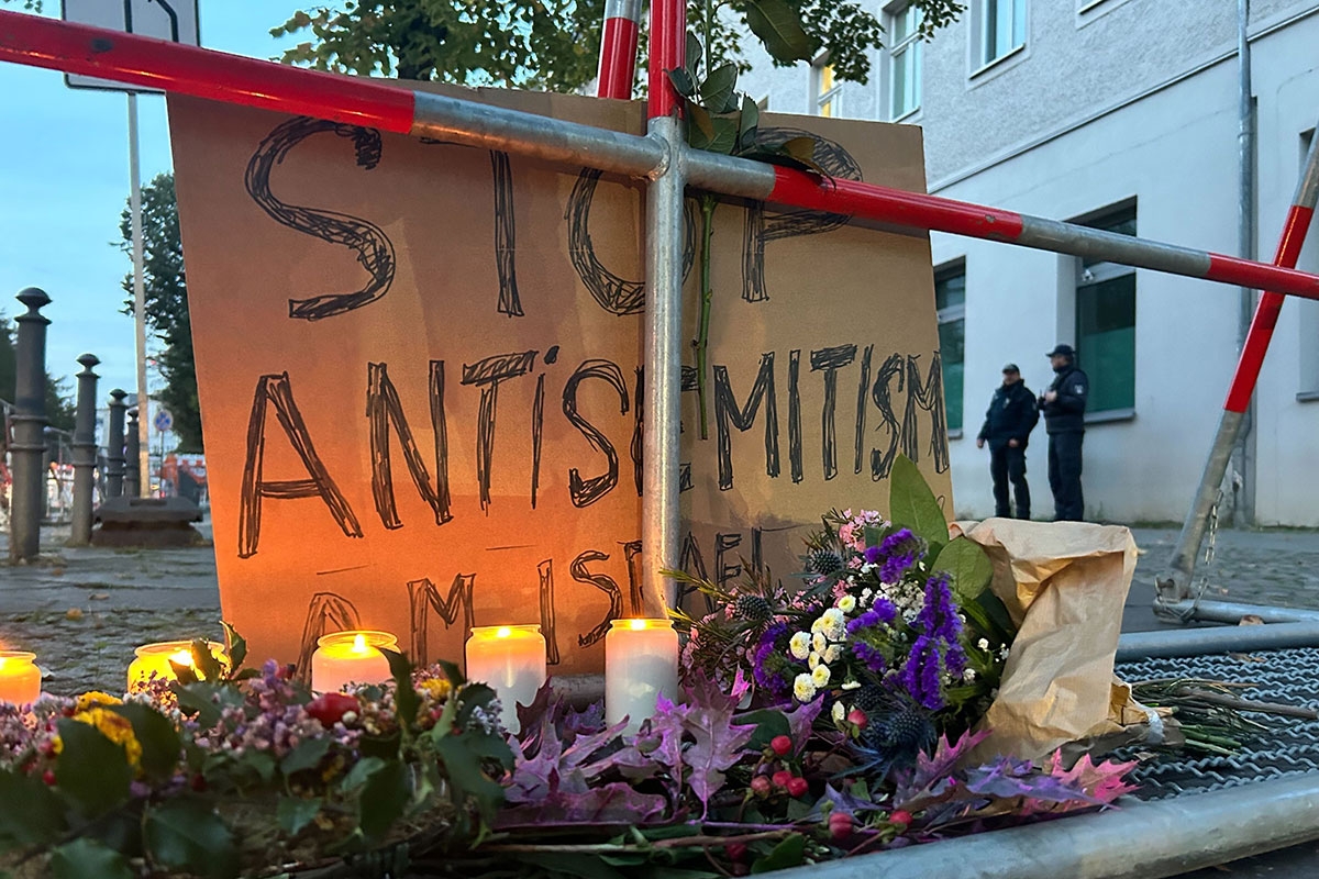 Mahnwache nach dem versuchten Anschlag auf eine Synagoge in Berlin-Mitte, 18. Oktober