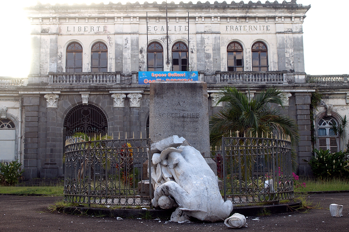 Gegner der Sklaverei. ­Dennoch wurde 2020 eine Statue des französischen ­Politikers Victor Schœlcher auf Martinique vom Sockel gerissen, auf den Sockel wurde geschrieben: »Proud to be ­colonised?«