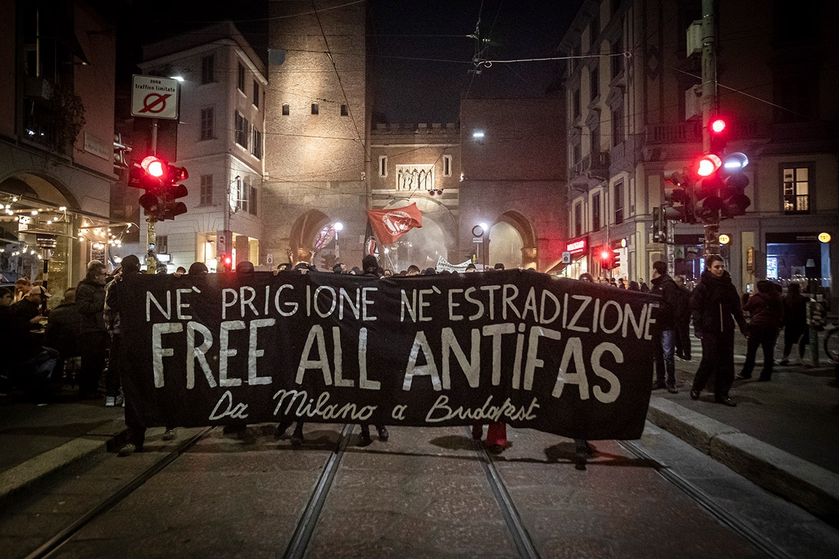 »Von Mailand nach Budapest«. Solidaritätskundgebung für die inhaftierten und gesuchten Antifaschist:innen in Mailand, 17. Februar