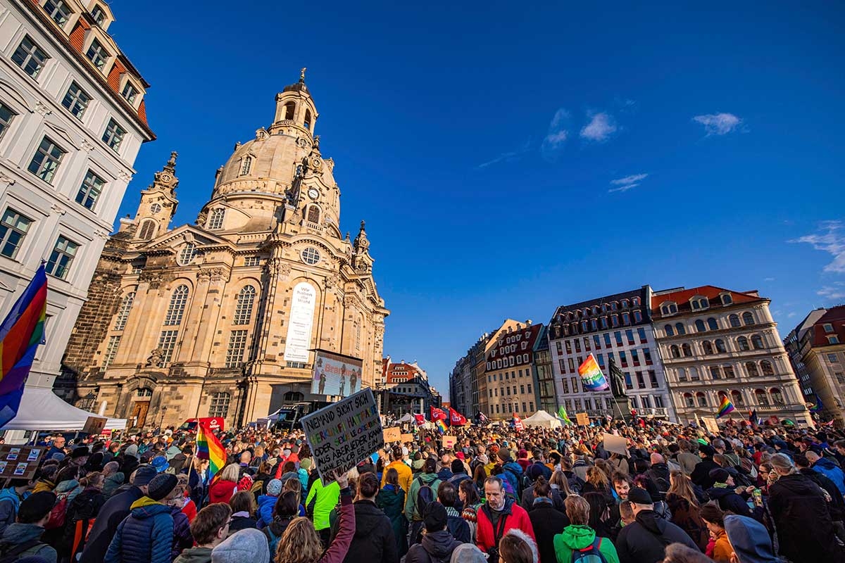 Demonstration unter dem Motto 'Wir sind die Brandmauer gegen die AfD und den Rechtsruck auf dem Neumarkt. Dresden, 25.02.2024 