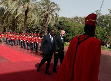 Senegals Präsident Macky Sall empfängt seinen Amtskollegen Recep Tayyip Erdoğan am Präsidentenpalast in Dakar