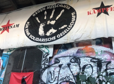 Banner im ehemals besetzten Kulturzentrum Reitschule in Bern