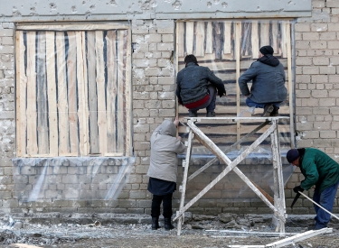 Ein beschädigtes Gebäude in der sogenannten Volksrepublik Donezk