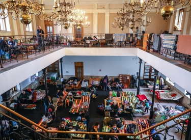 Ukrainische Geflüchtete in einer Aufnahmestelle im polnischen Krakau