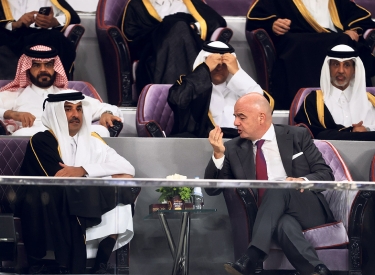 Der Emir von Katar, Tamim bin Hamad al-Thani, und der Fifa-Präsident Gianni Infantino im Khalifa International Stadium in Doha, 18. März