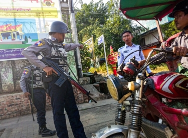 Myanmar Straßenkontrolle