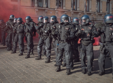 Polizei mit Körperpanzern, Leipzig, 3. Juni 2023