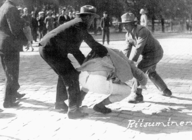 Lapua-Faschisten schlagen den Kommunisten Eino Nieminen am 4. Juni 1930