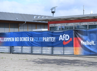 Banner beim AfD-Parteitag am Freitag voriger Woche Magdeburg