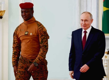 Burkina Fasos Übergangspräsident Ibrahim Traoré (li.) und Russlands Präsident ­Wladimir Putin, 29. Juli
