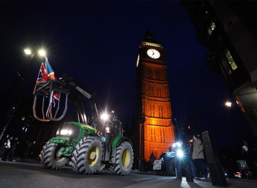 Anarchy in the UK? Am 25. März fuhr eine Kolonne mit Dutzenden Traktoren nach London und hielt vor dem Westminsterpalast