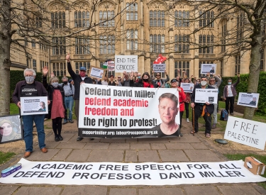 Millers Fanclub. Protest zur Unterstützung von David Miller an der Universität Bristol im März 2021