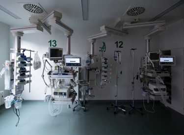 Dystopische Aussichten. Wenn die Arbeitsbedingungen sich nicht ändern, könnten Krankenhäuser bald so leer sein wie diese Intensivstation am Sana-Klinikum in Offenbach